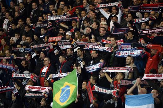 I tifosi del Psg si godono la qualificazione ai quarti, scontata dopo l'andata. Afp